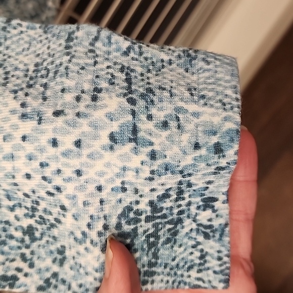 Chico's Blue Reptile Snake Print Bateau Neck Light Sweater Size Large 3 (XL) - Picture 4 of 7